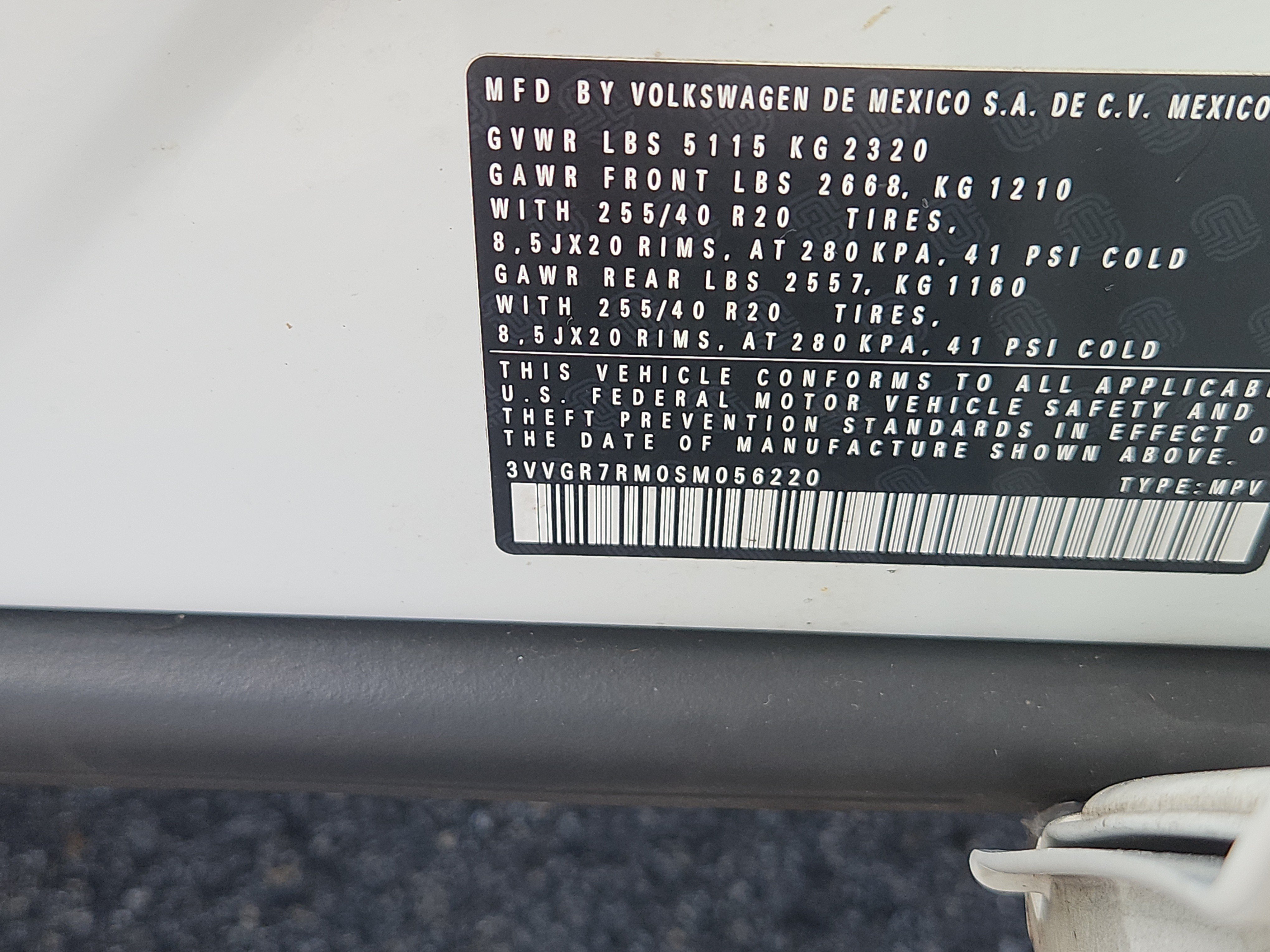 Used 2025 Volkswagen Tiguan SE R-Line AWD/4WD image 8