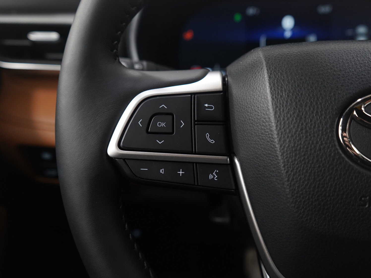 Used 2023 Toyota Highlander Platinum image 26