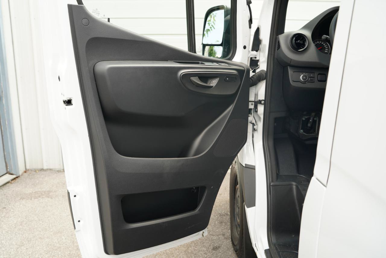 Used 2025 Mercedes-Benz Sprinter 2500 image 26