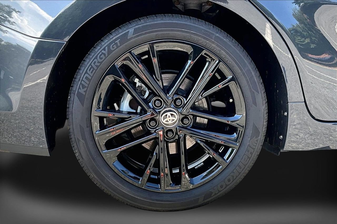 Used 2025 Toyota Camry SE FWD image 35