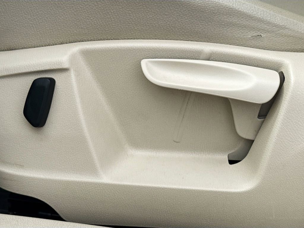 Used 2017 Volkswagen Tiguan S image 23