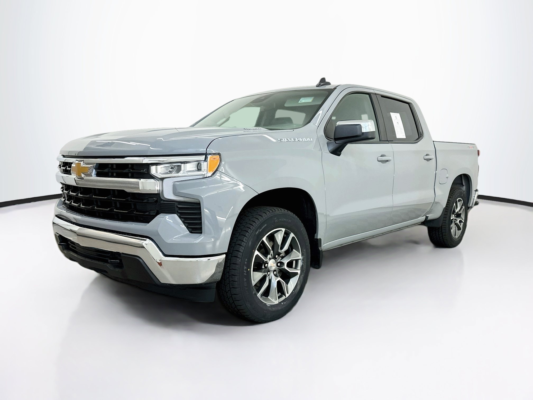 Used 2024 Chevrolet Silverado 1500 LT AWD/4WD image 3