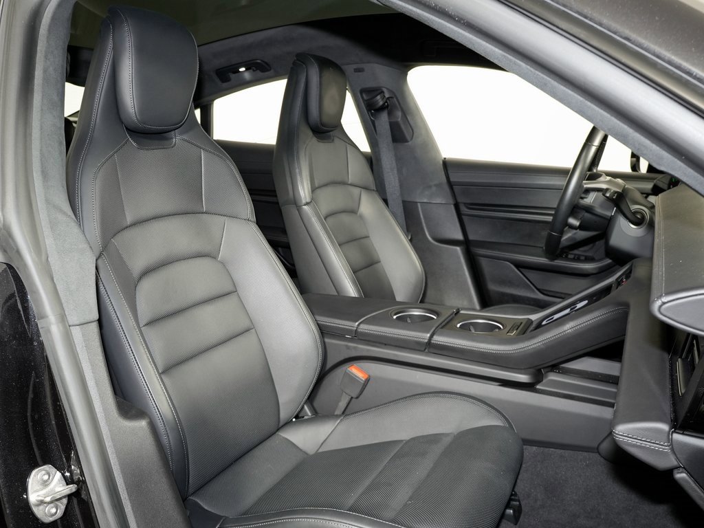 Certified 2024 Porsche Taycan GTS image 39