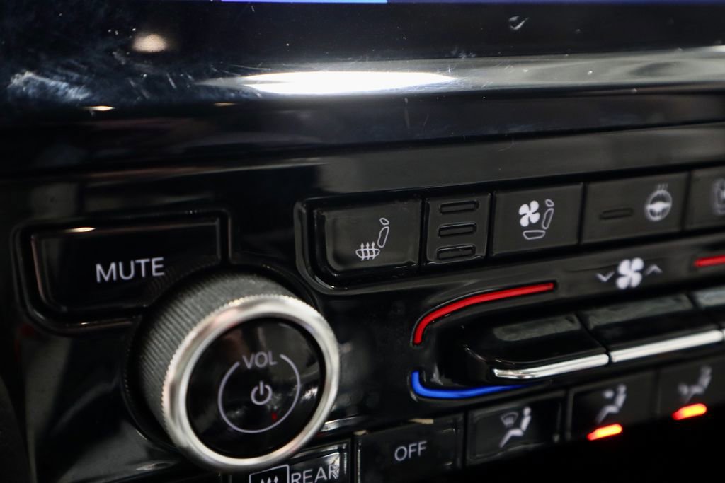 Used 2023 Jeep Grand Cherokee L Overland image 5