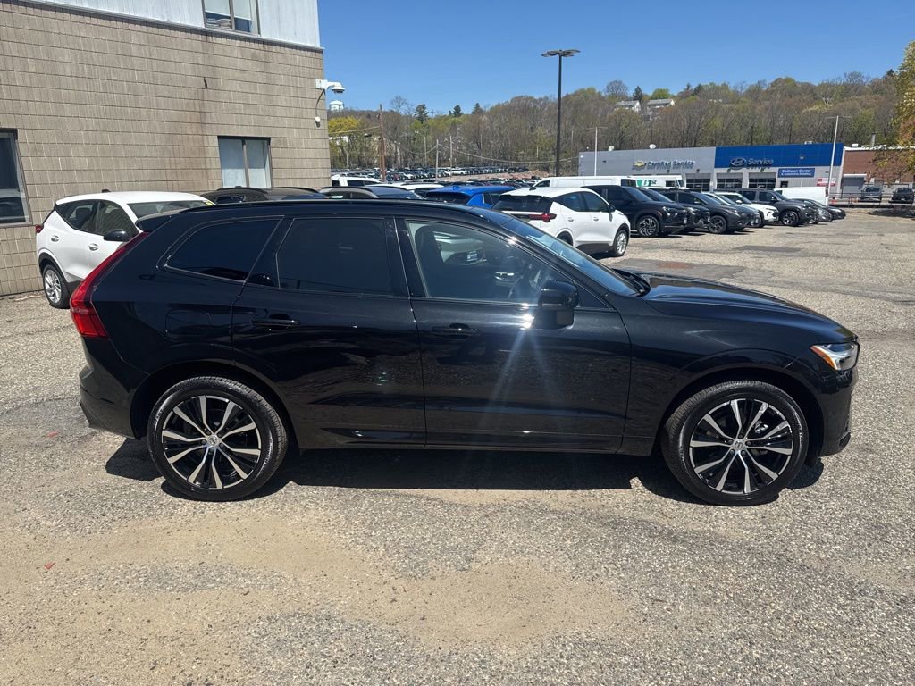 Used 2025 Volvo XC60 B5 Plus AWD/4WD image 7