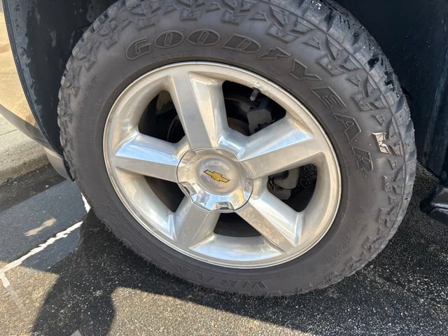 Used 2009 Chevrolet Tahoe LT w/ Luxury Package AWD/4WD image 8