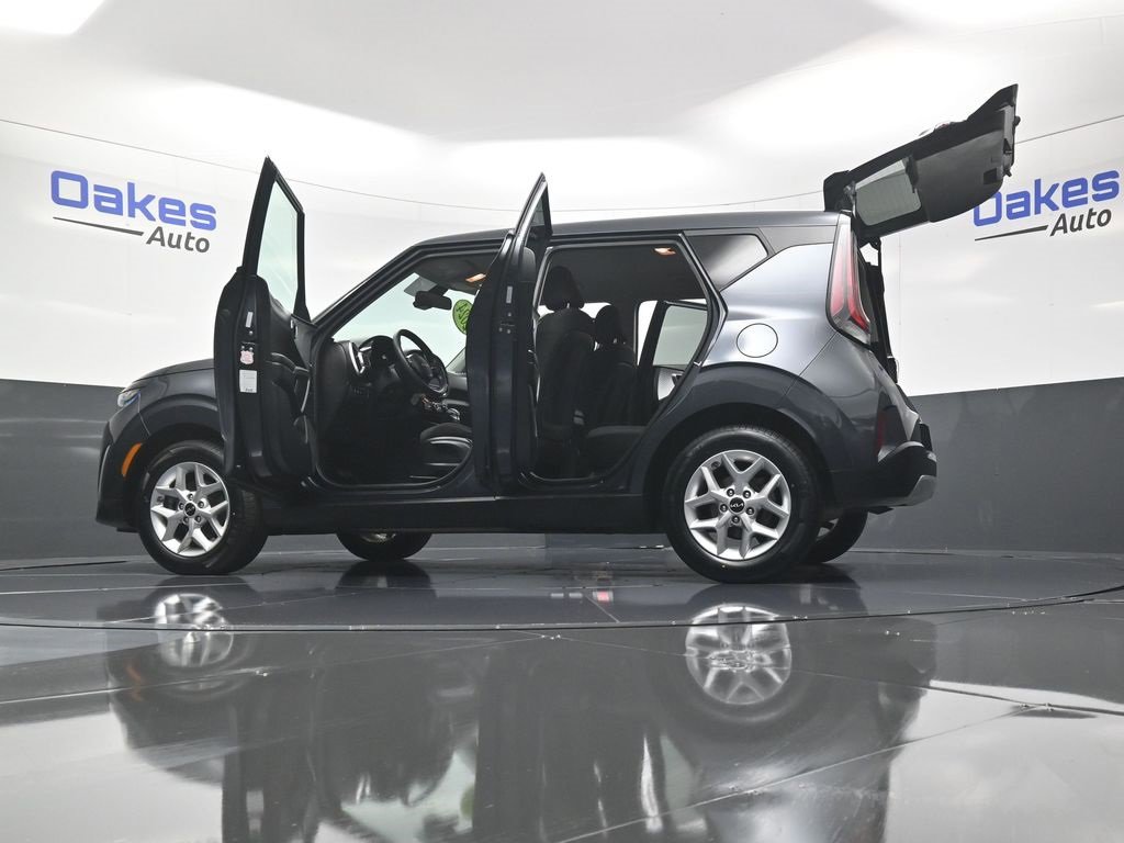 Certified 2024 Kia Soul LX w/ Option Group 015 image 57