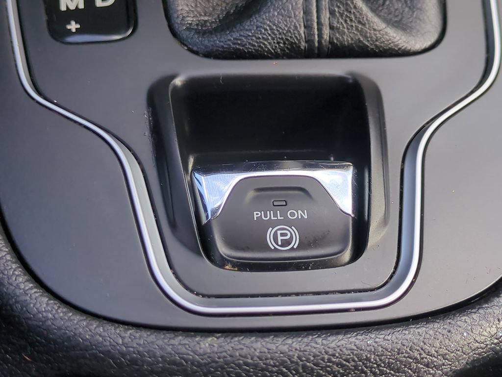Used 2022 Jeep Cherokee Latitude AWD/4WD image 26