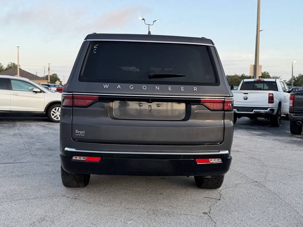 Used 2022 Jeep Wagoneer Series II AWD/4WD image 6