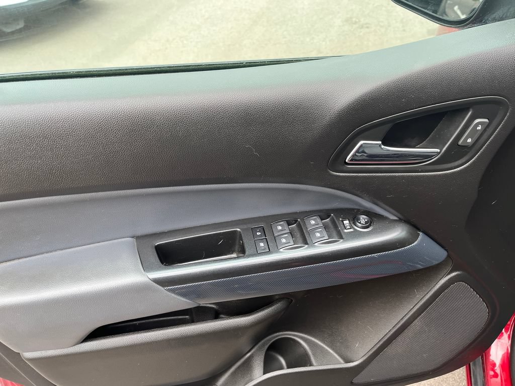 Used 2018 Chevrolet Colorado Z71 AWD/4WD image 12