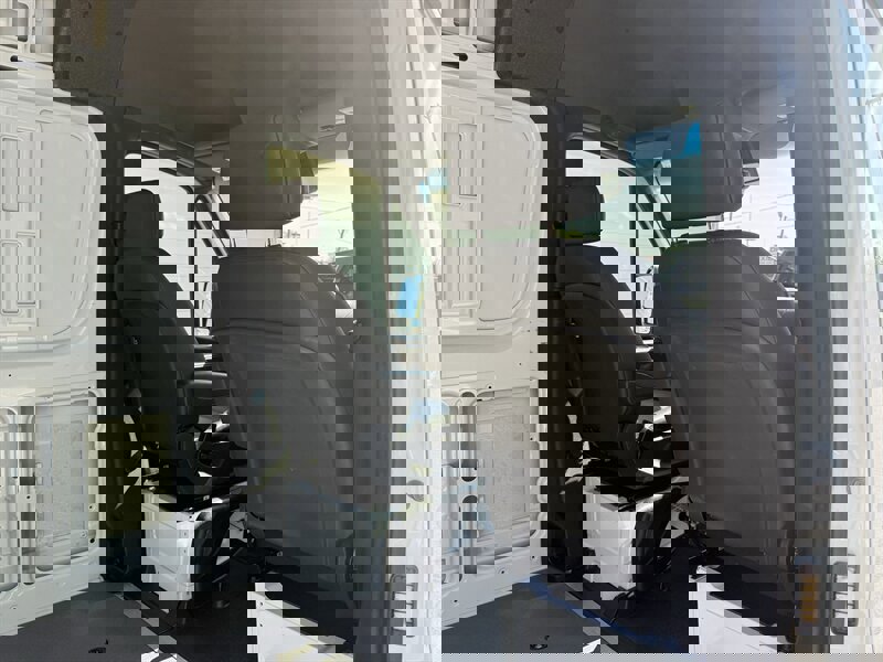 Used 2025 Mercedes-Benz Sprinter 2500 image 10