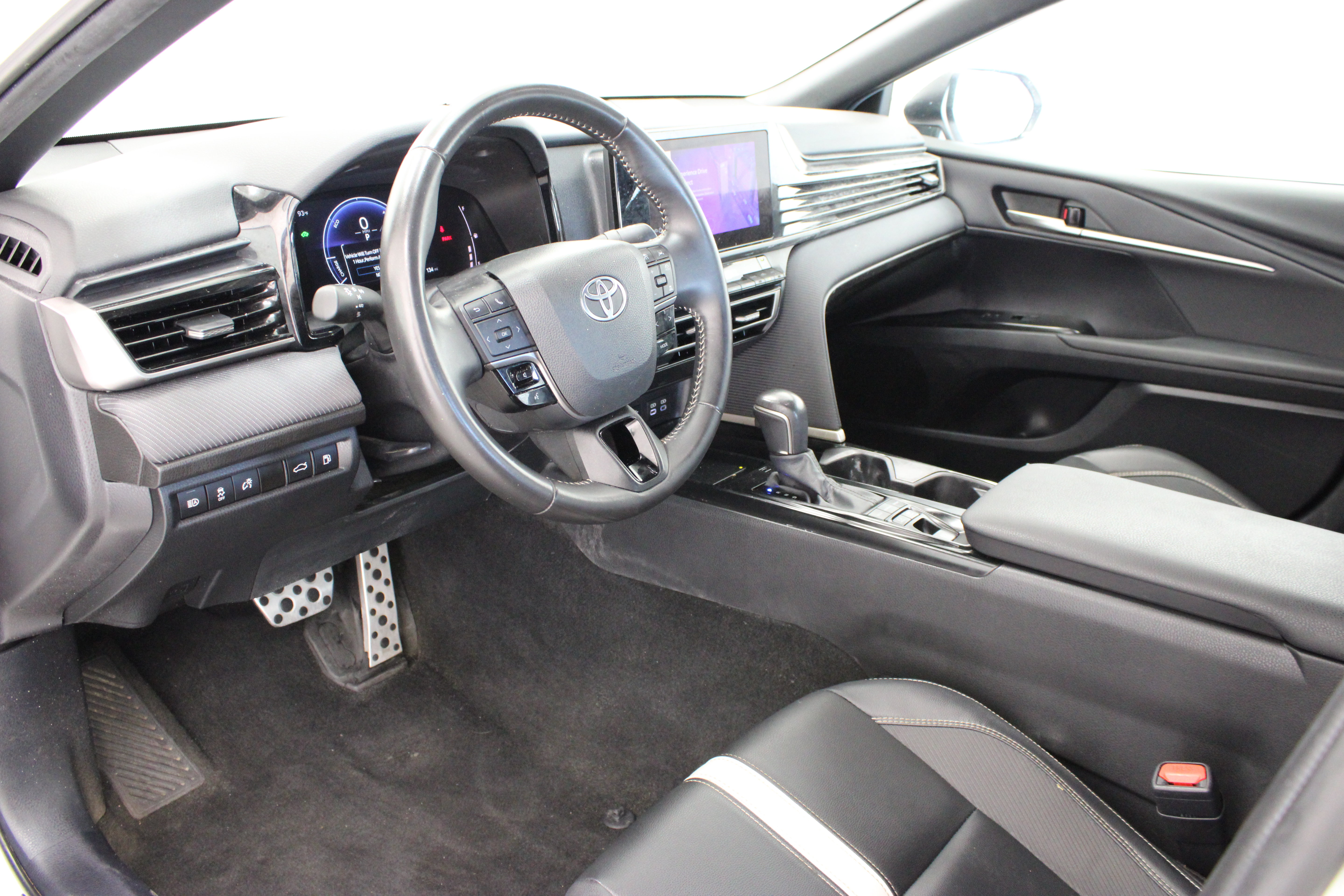 Certified 2025 Toyota Camry SE FWD image 13