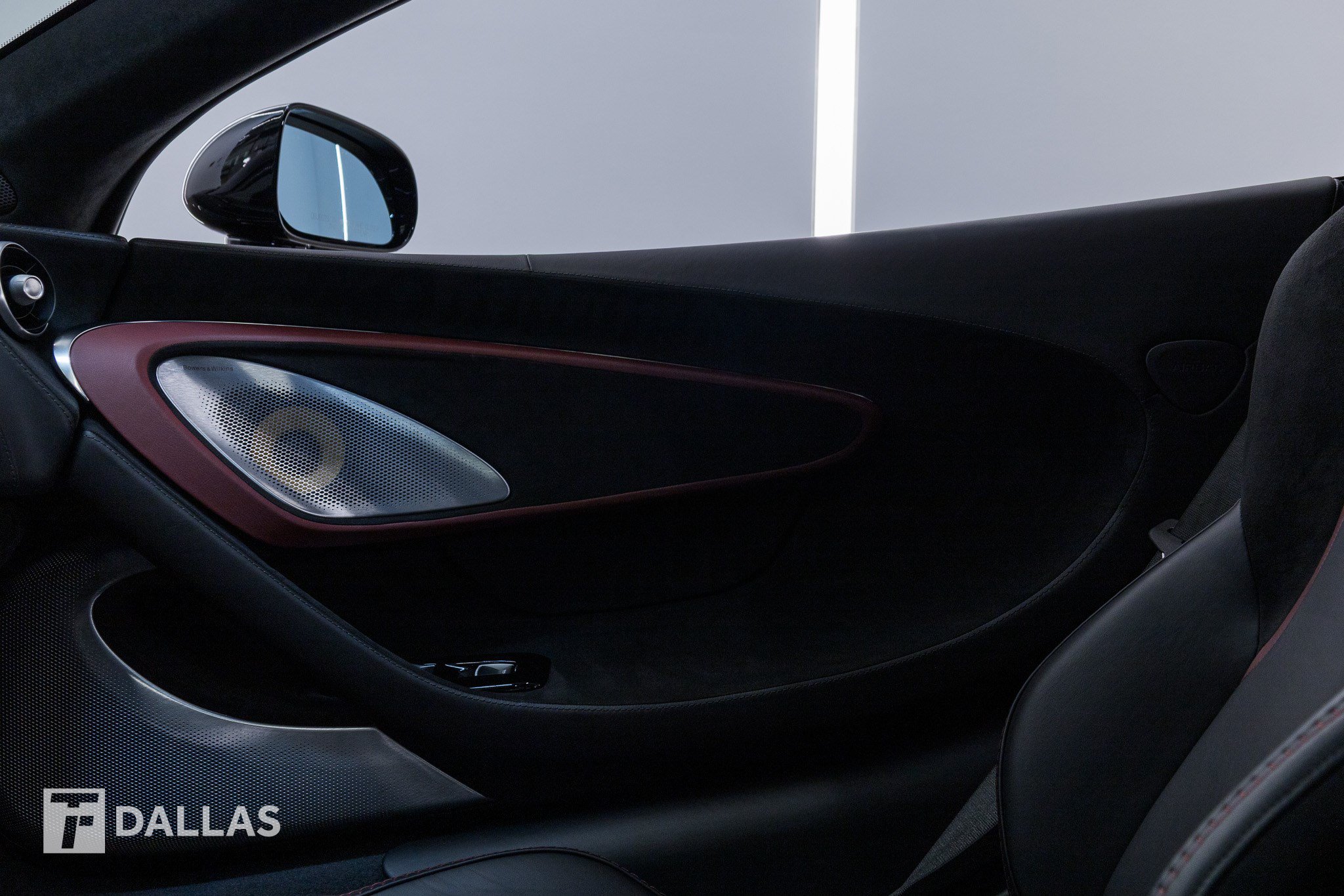 Used 2025 McLaren GTS RWD image 35