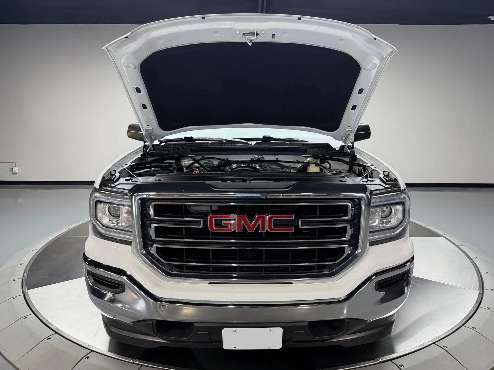 Used 2017 GMC Sierra 1500 2WD Regular Cab image 11