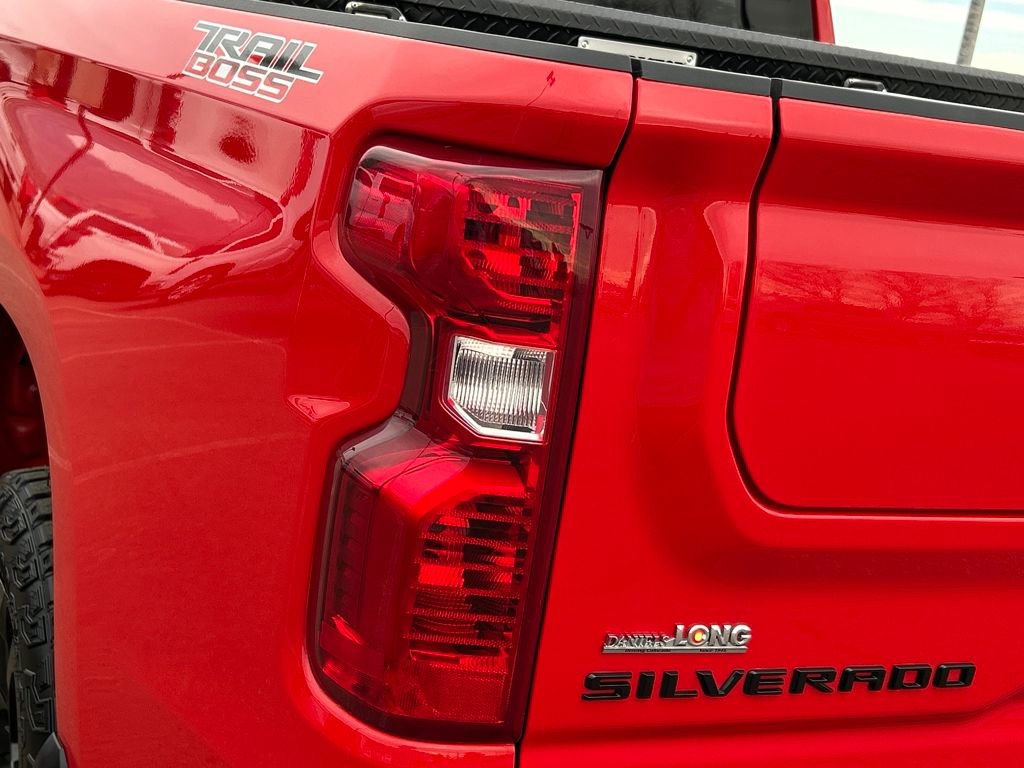 Used 2024 Chevrolet Silverado 1500 Custom Trail Boss w/ LPO, Dark Essentials Package image 33