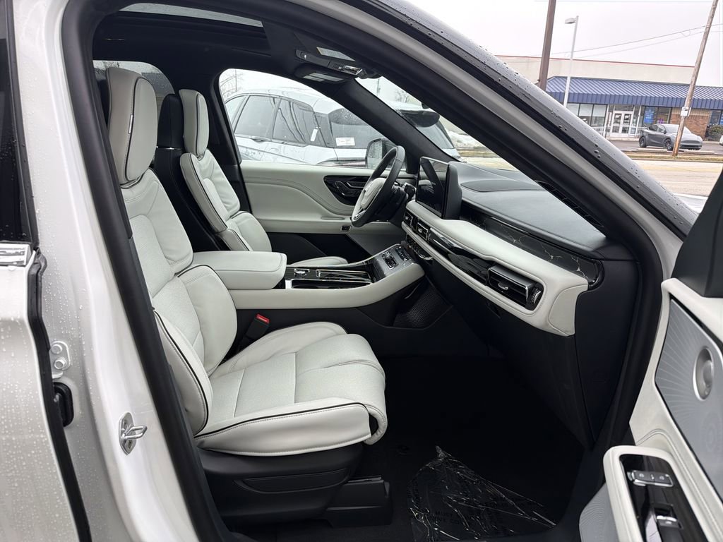 New 2026 Lincoln Aviator Black Label w/ Dynamic Handling Package image 8