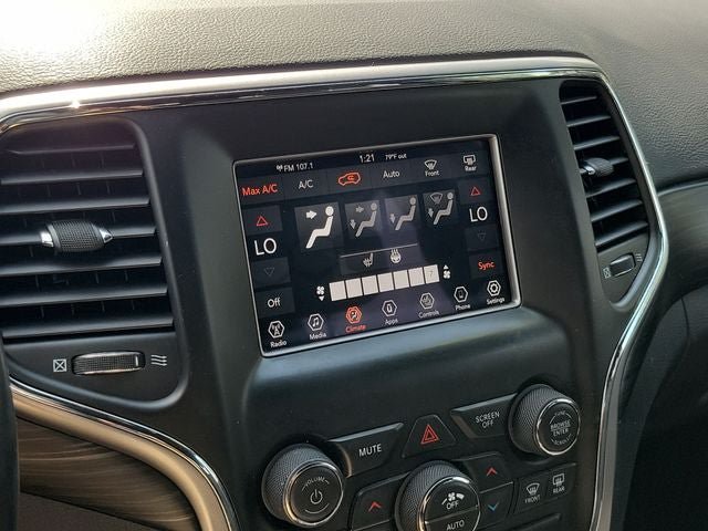 Used 2020 Jeep Grand Cherokee Laredo AWD/4WD image 17