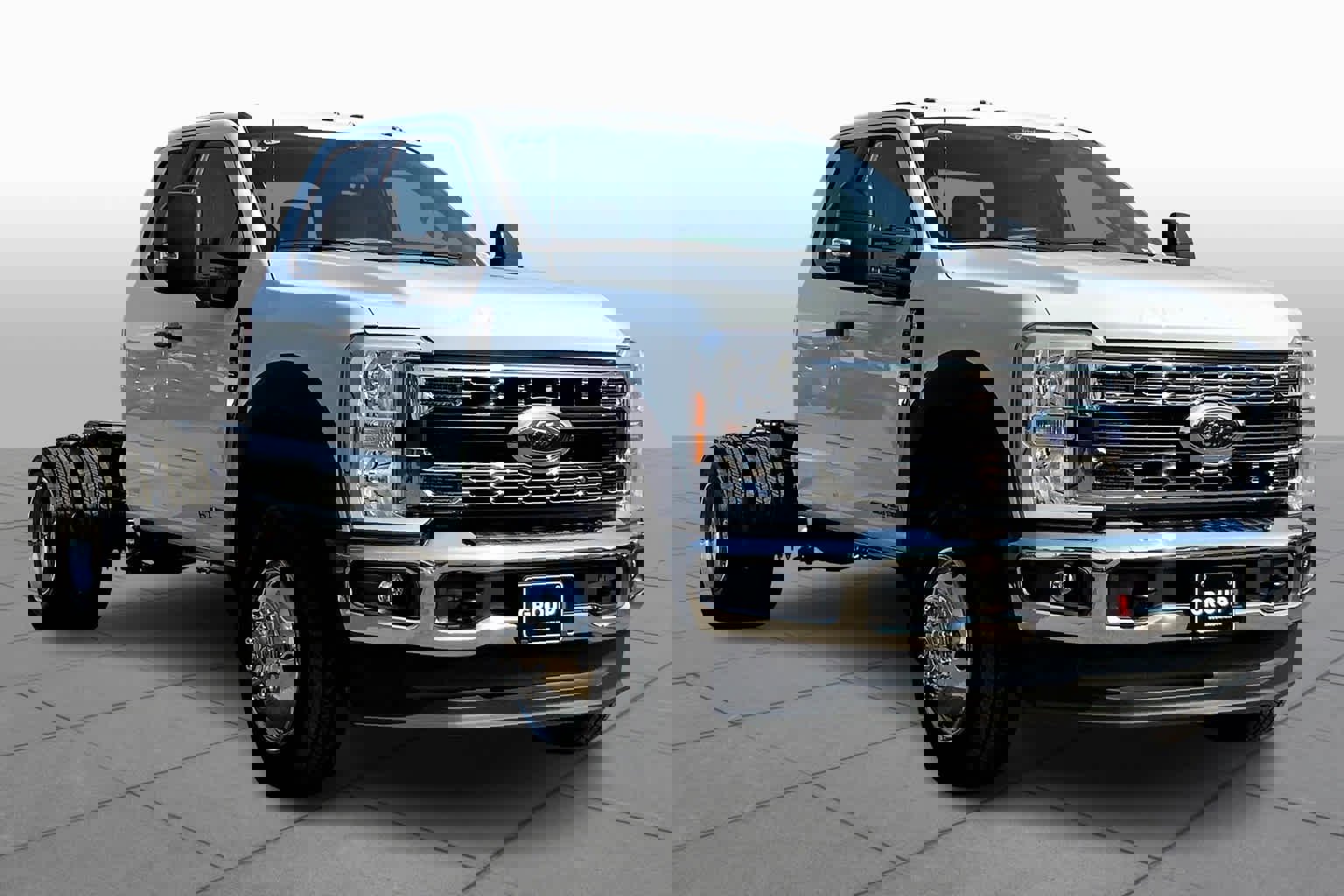New 2025 Ford F450 XLT image 2