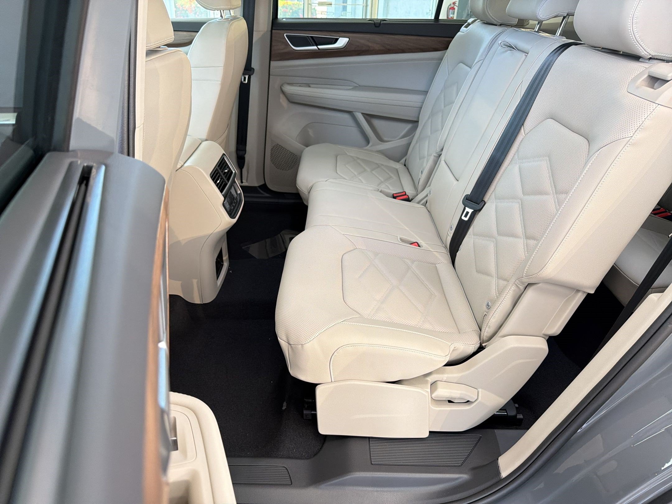 New 2026 Volkswagen Atlas SE FWD image 15