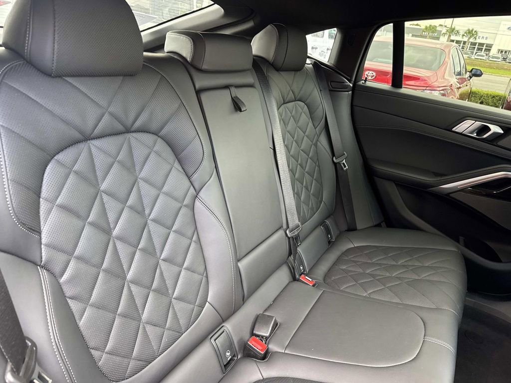 Used 2025 BMW X6 xDrive40i image 9
