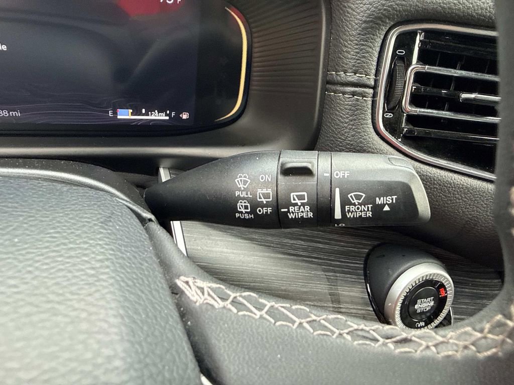 Used 2024 Jeep Wagoneer L Series II image 42