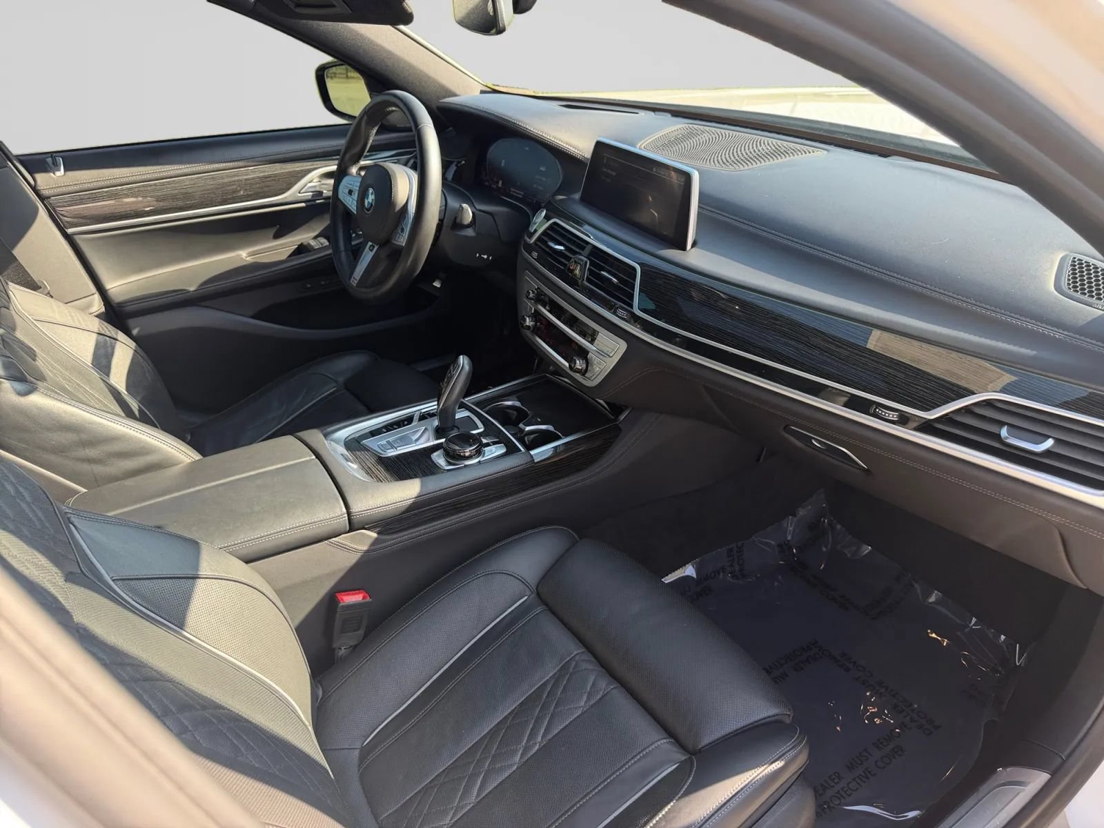 Used 2021 BMW 750i xDrive w/ Executive Package AWD/4WD image 33