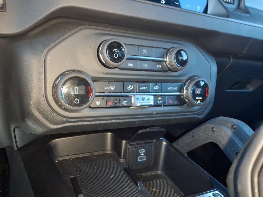 Used 2025 Ford Bronco Badlands AWD/4WD image 21