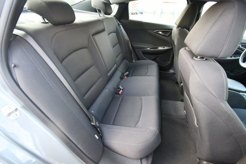 Used 2025 Chevrolet Malibu LT FWD image 18