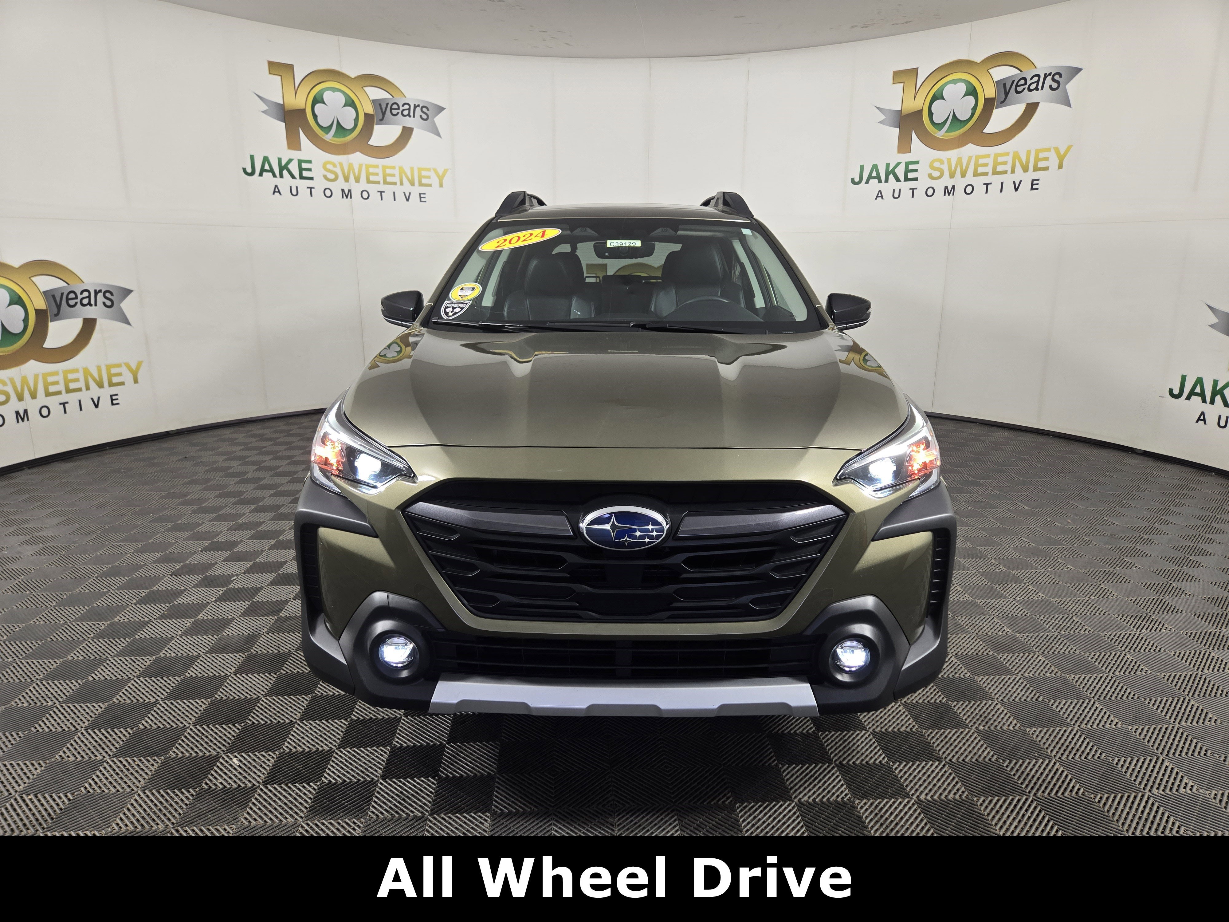 Used 2024 Subaru Outback Limited AWD/4WD image 3