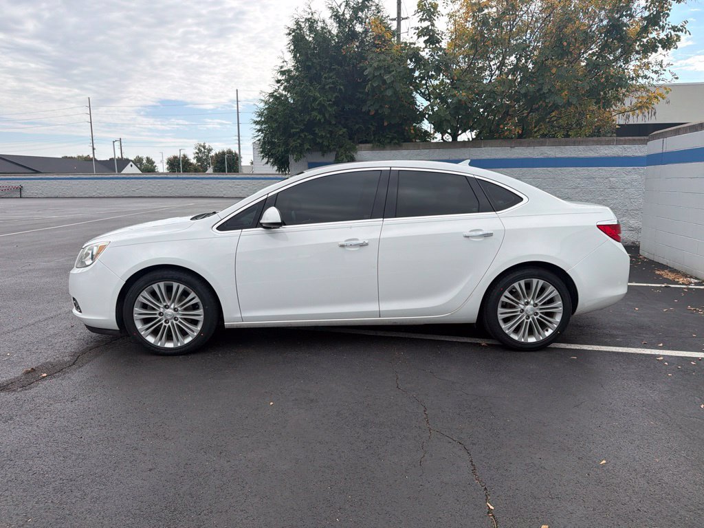 Used 2014 Buick Verano FWD image 2