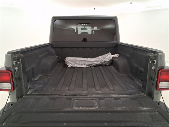 Used 2021 Jeep Gladiator Willys image 17