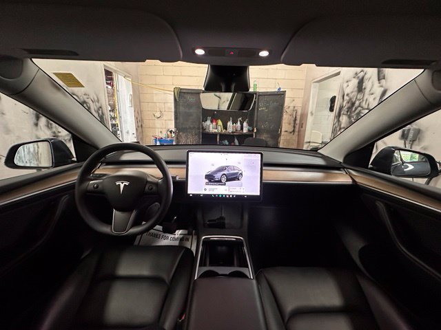 Used 2023 Tesla Model Y Long Range AWD/4WD image 2