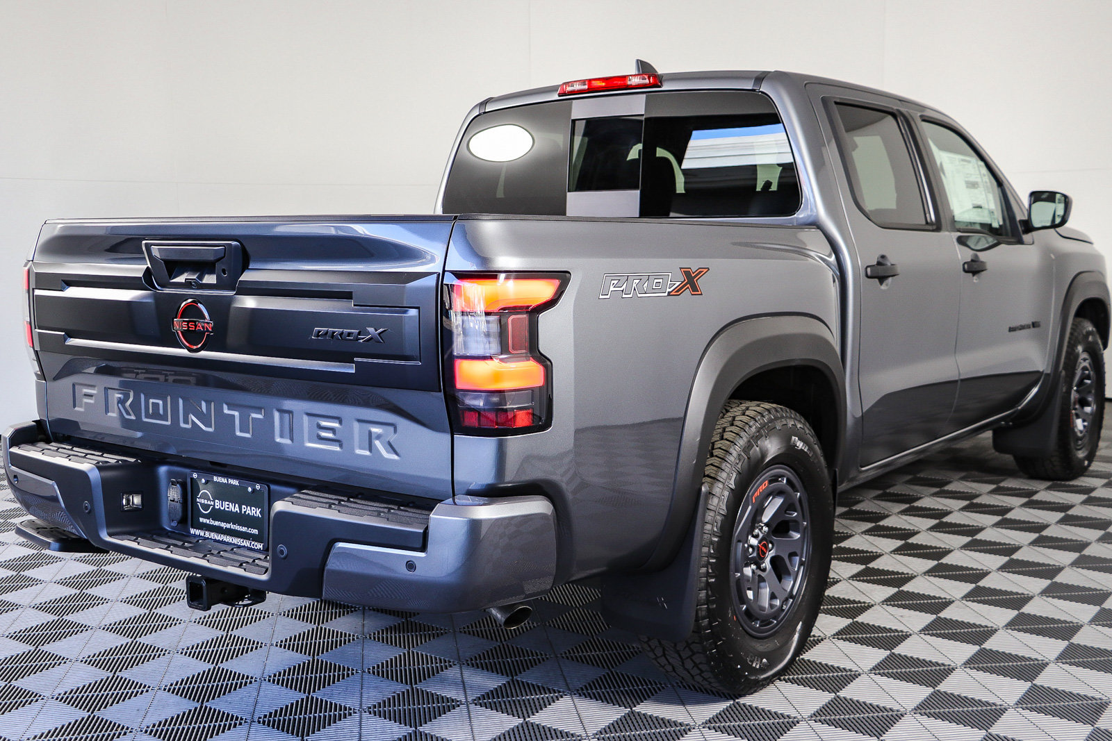 New 2027 Nissan Frontier Pro-X w/ Tow Package RWD image 8
