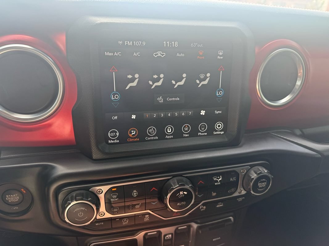 Used 2022 Jeep Gladiator Rubicon w/ LED Lighting Group AWD/4WD image 18