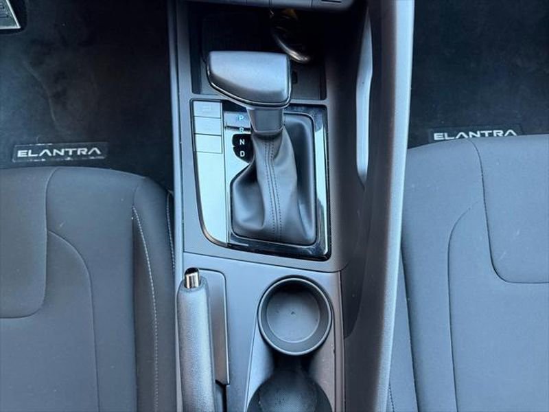 New 2025 Hyundai Elantra Sport FWD image 28
