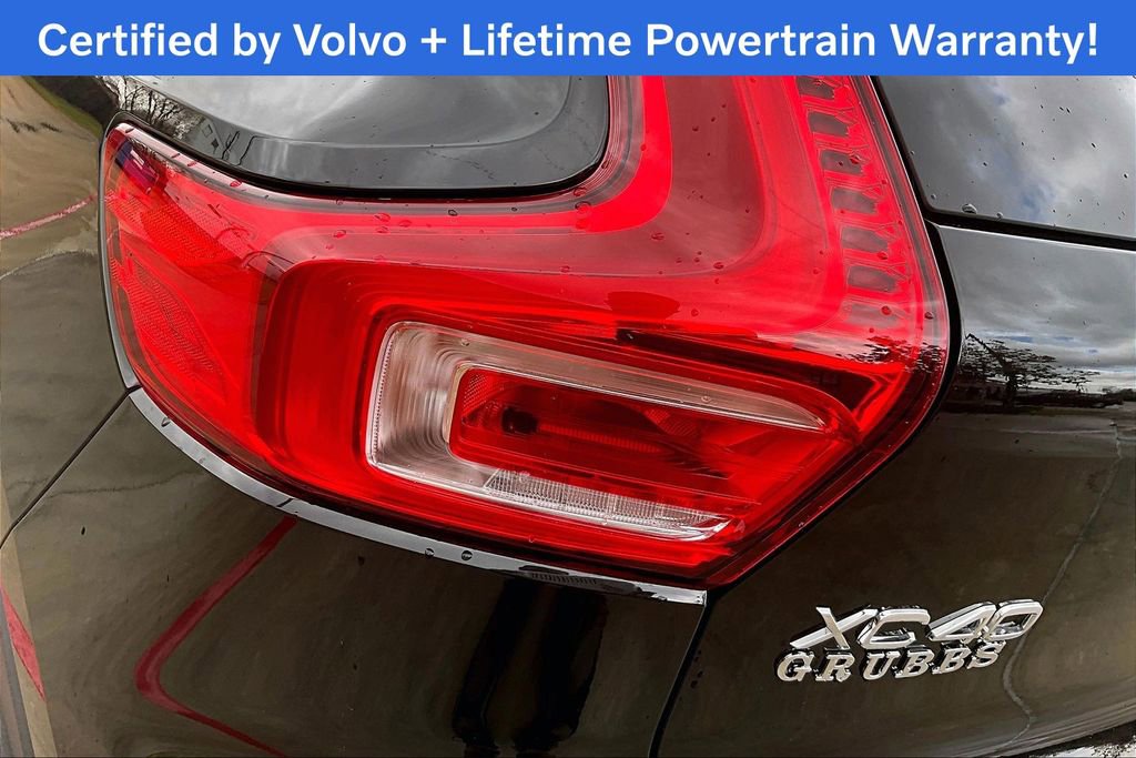 Certified 2023 Volvo XC40 B5 Core image 40