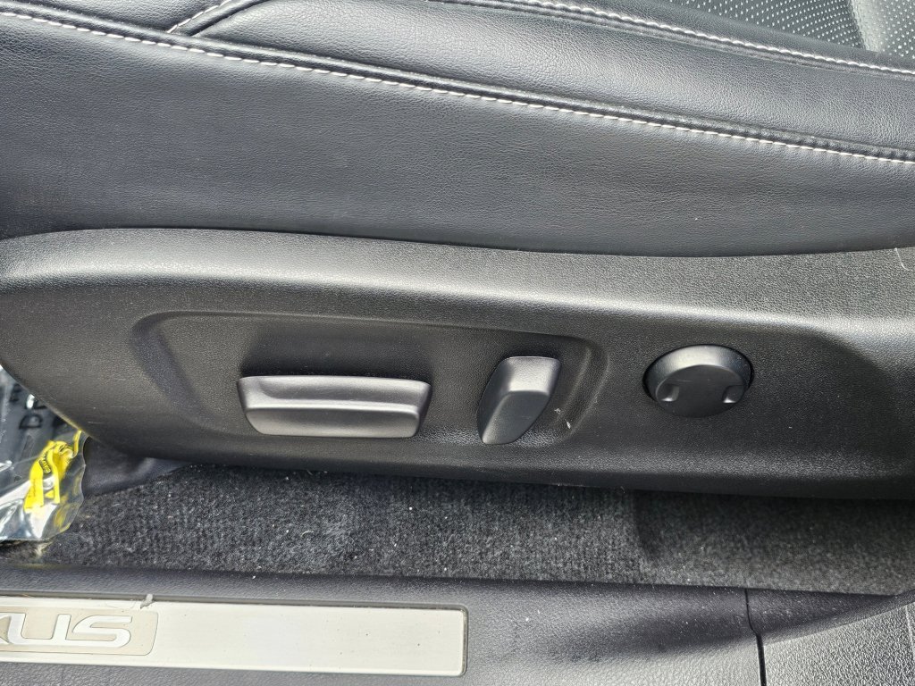 Used 2018 Lexus RX 450h AWD w/ Premium Package image 31