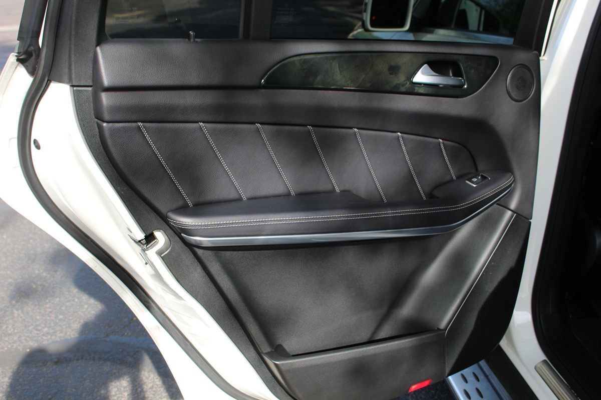 Used 2015 Mercedes-Benz GL 550 4MATIC image 17