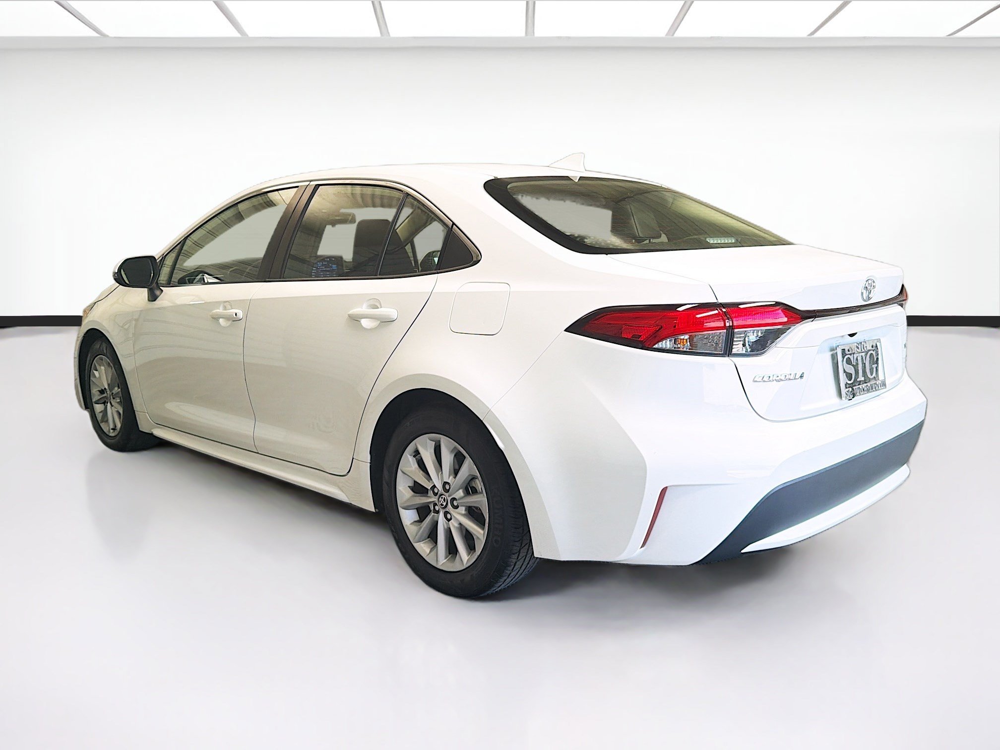 Used 2022 Toyota Corolla XLE FWD image 6
