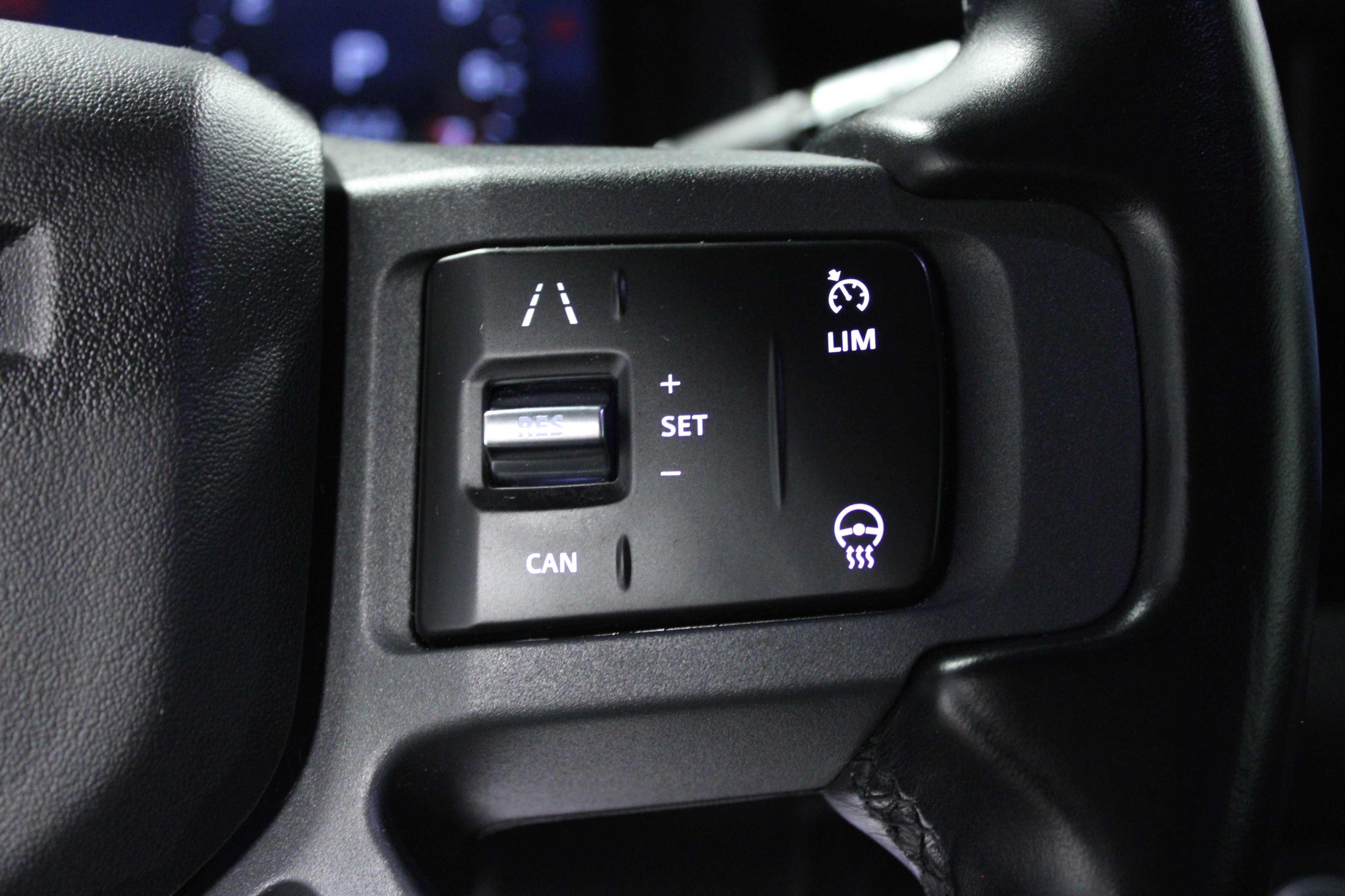 Used 2021 Land Rover Defender 90 X-Dynamic S image 20