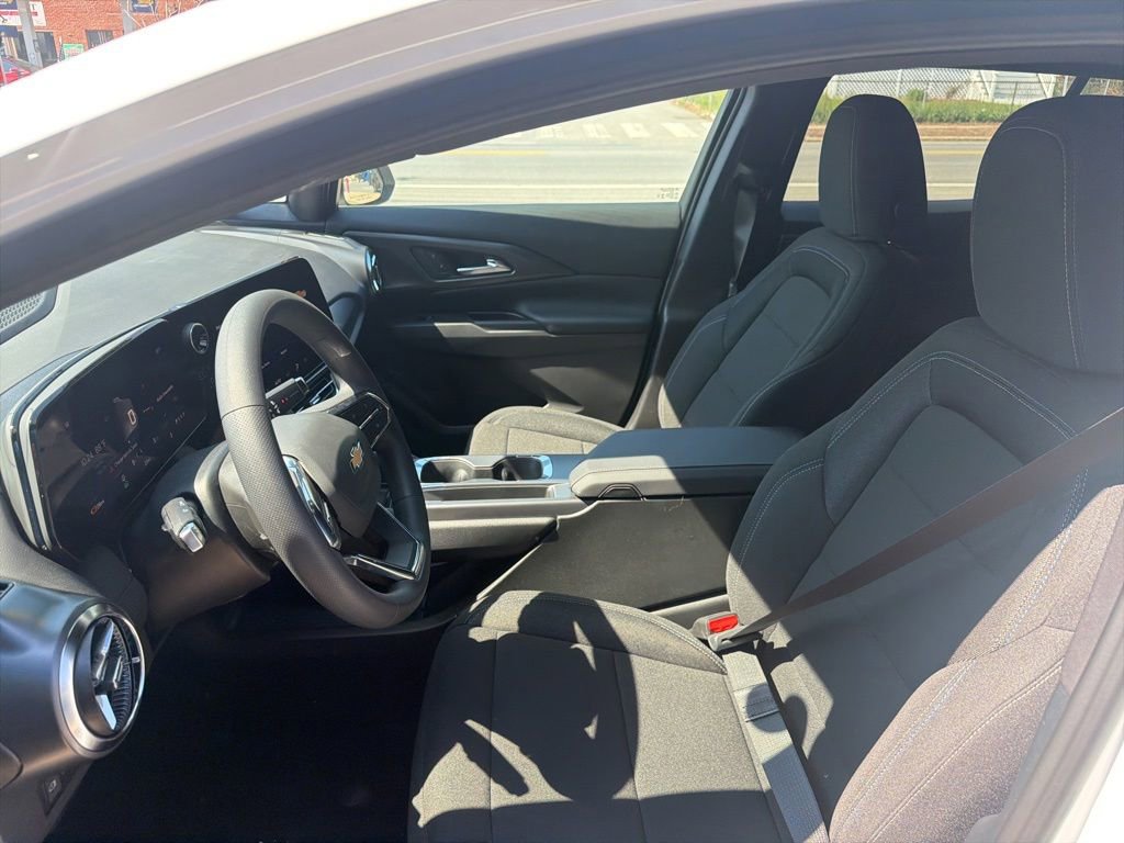 New 2026 Chevrolet Equinox EV LT FWD image 18