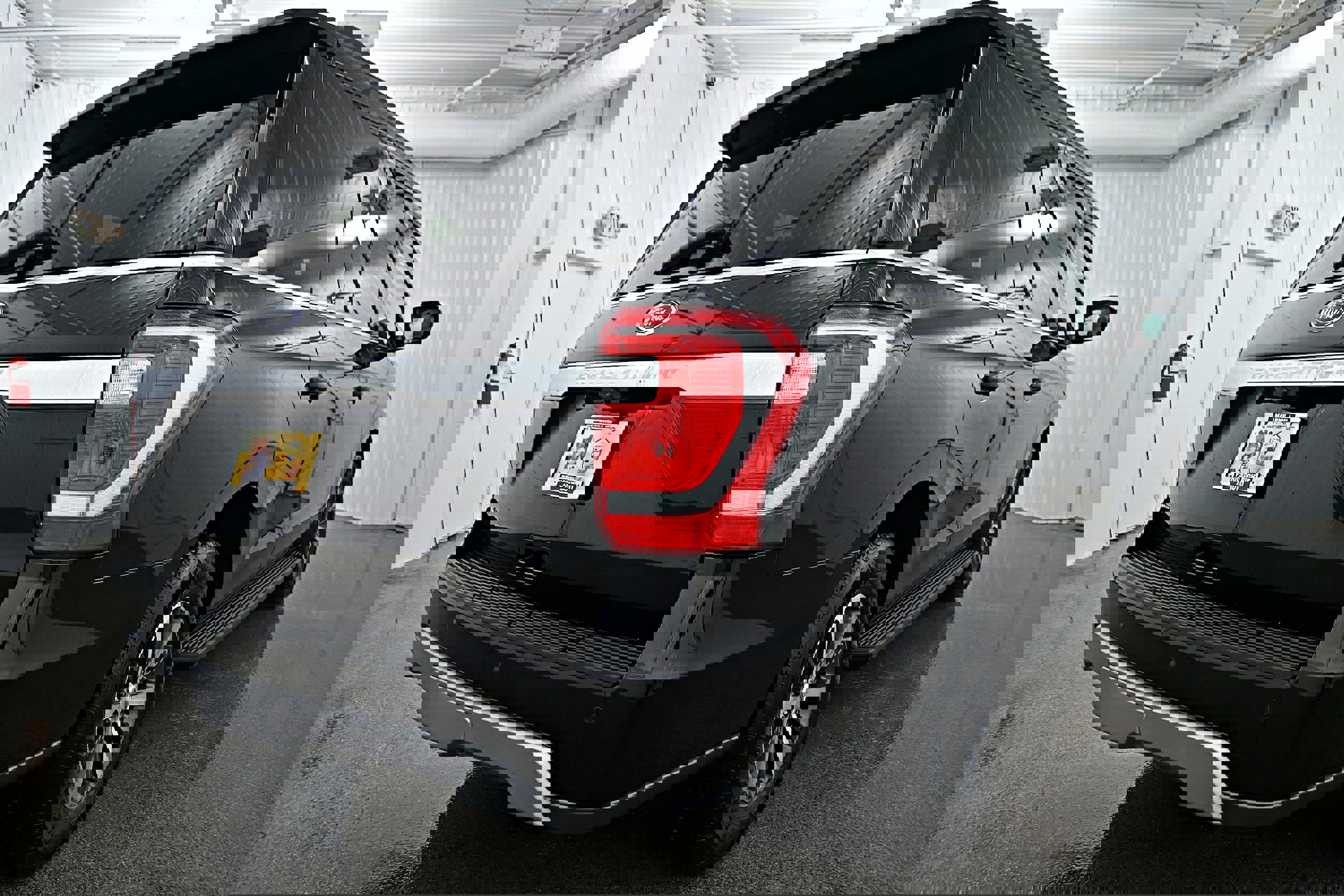 Used 2021 Ford Expedition XLT image 34