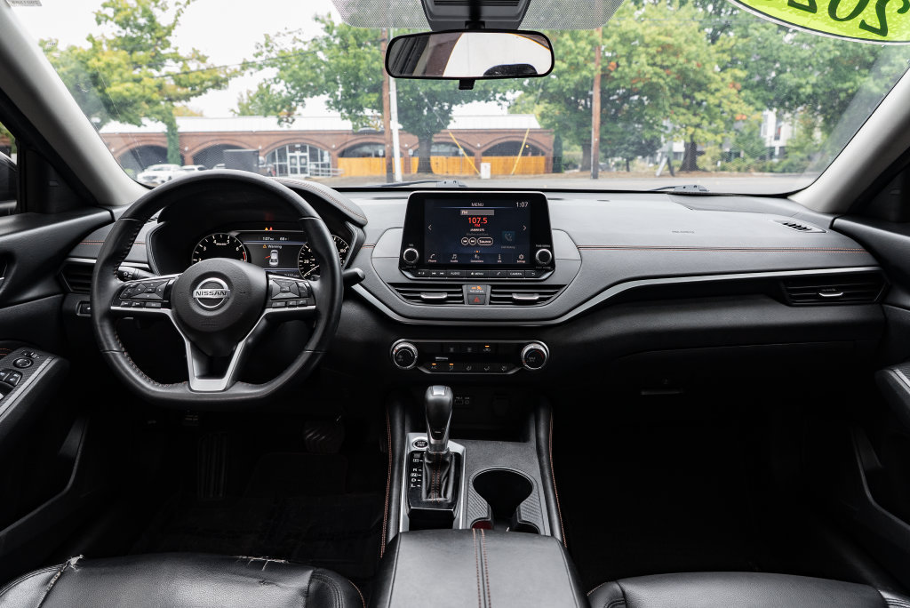 Used 2020 Nissan Altima 2.5 SR FWD image 9