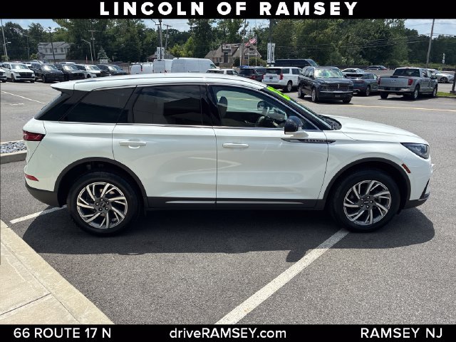 Certified 2023 Lincoln Corsair AWD image 9