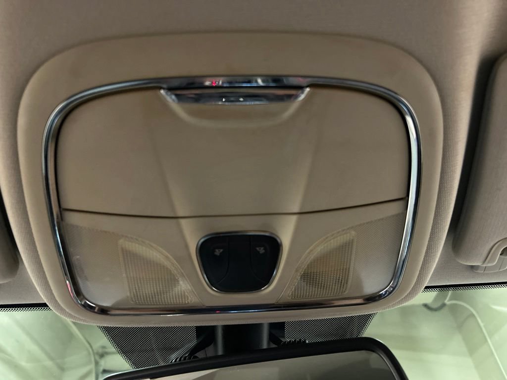 Used 2016 Jeep Cherokee Sport FWD image 24