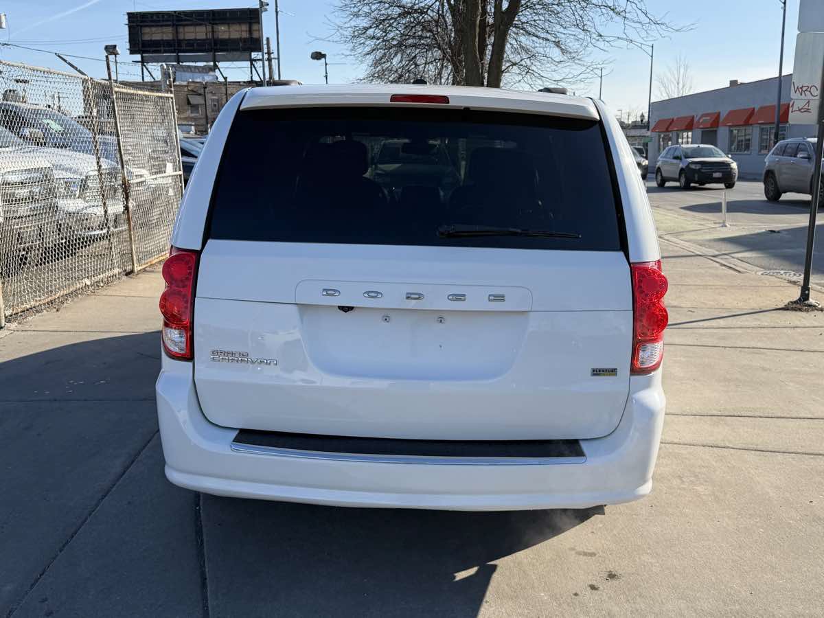 Used 2019 Dodge Grand Caravan SXT FWD image 6