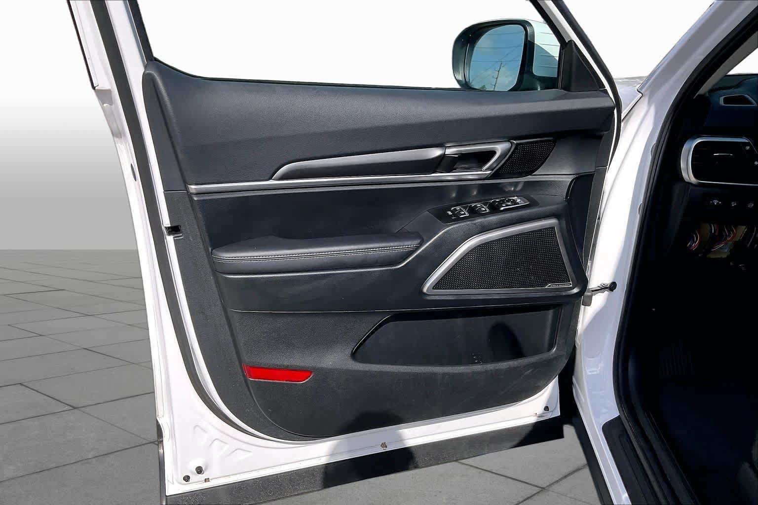 Used 2025 Kia Telluride S FWD image 20