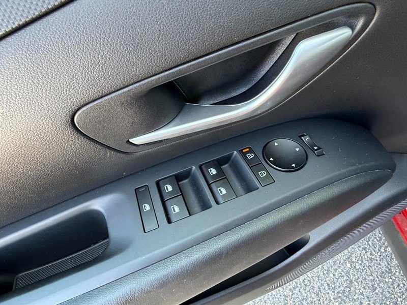 Used 2025 Hyundai Tucson SE FWD image 24