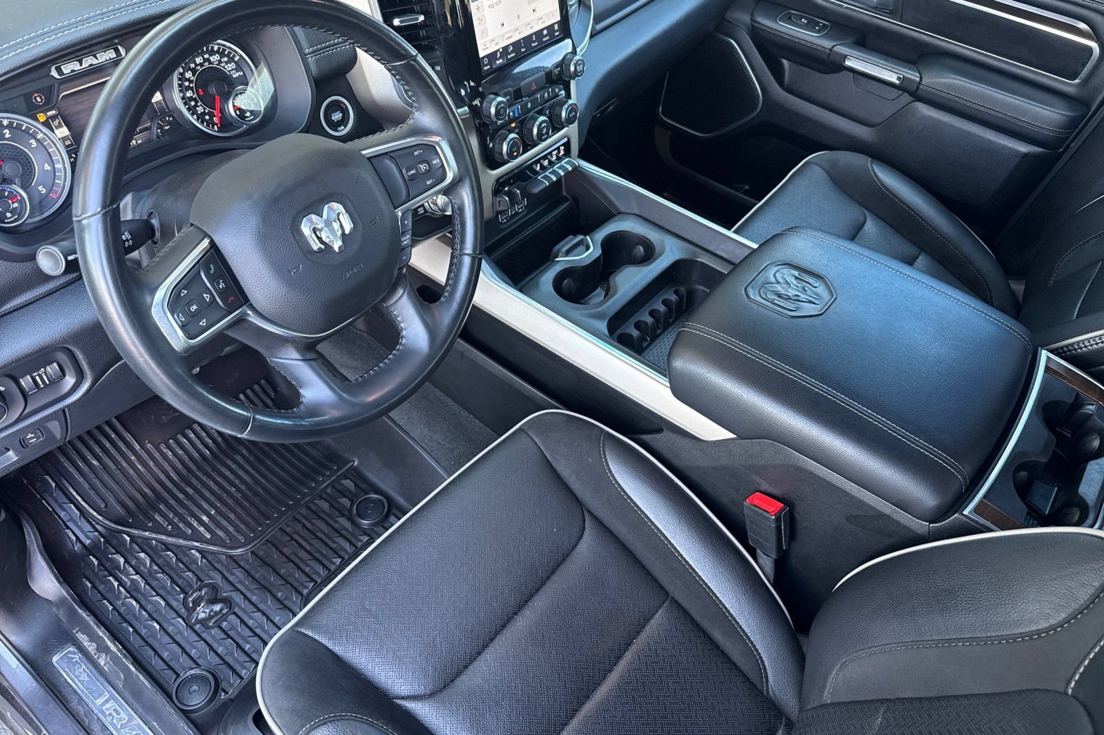 Used 2022 RAM 1500 Laramie AWD/4WD image 9