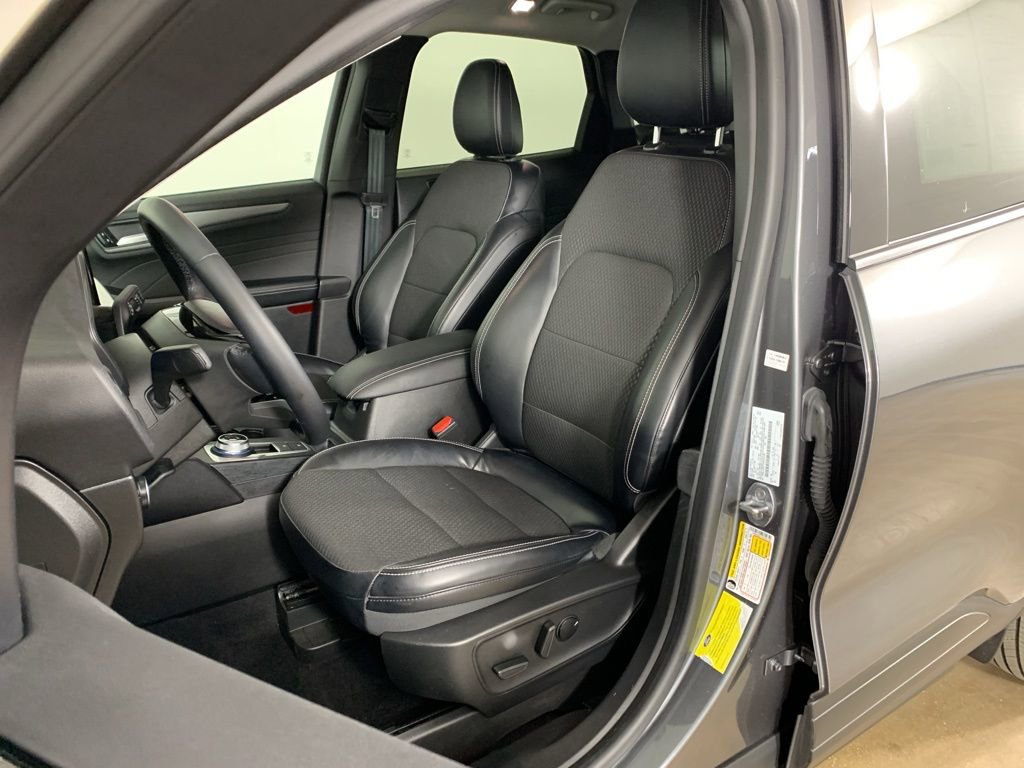 Used 2023 Ford Escape SE image 26